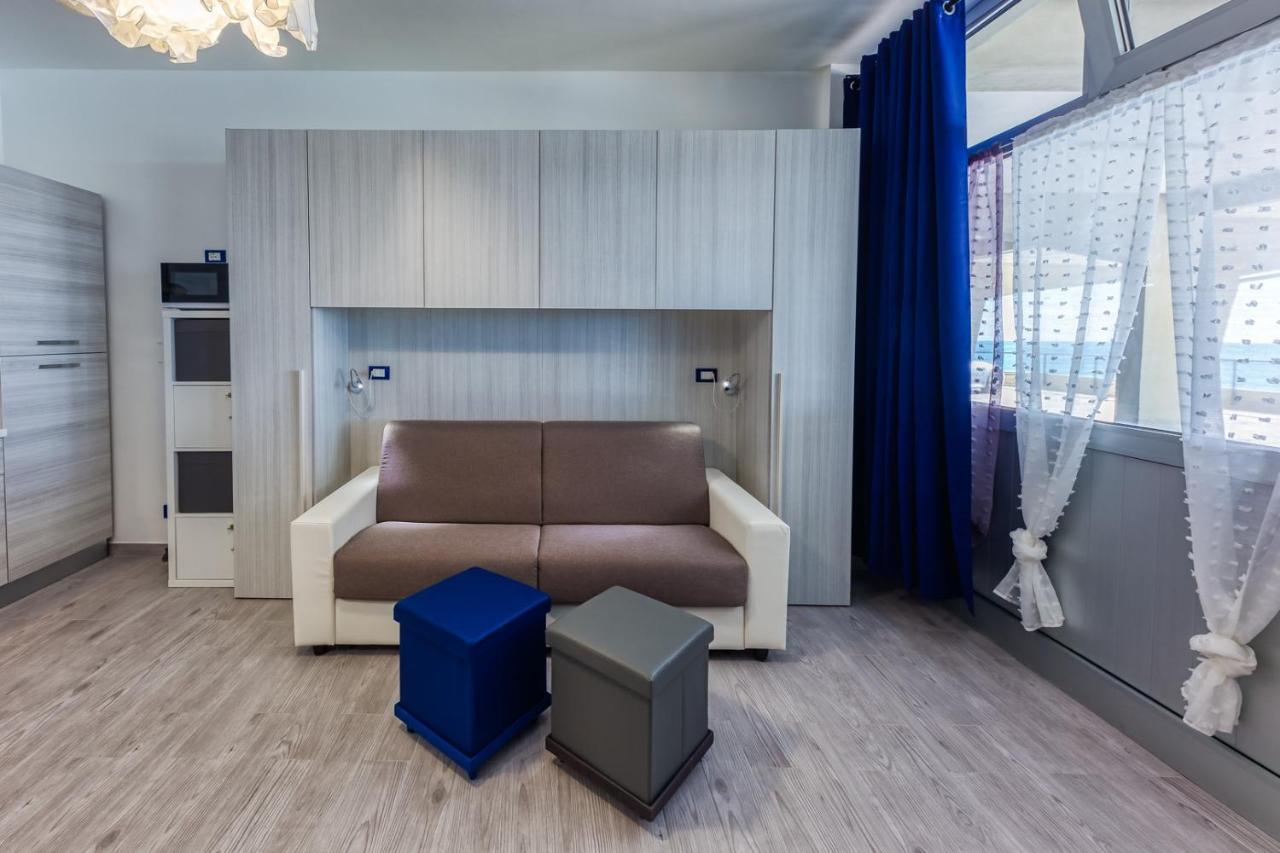 Casaviva - Grazioso Bilocale Sul Mare A Ospedaletti Apartamento Exterior foto