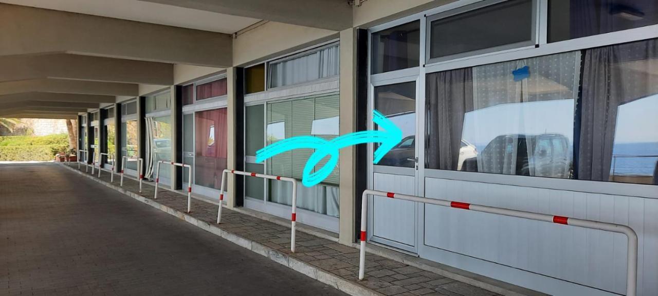 Casaviva - Grazioso Bilocale Sul Mare A Ospedaletti Apartamento Exterior foto